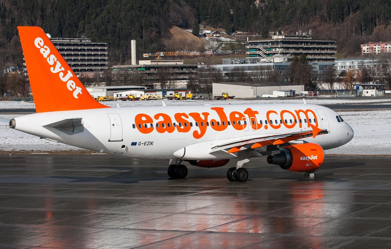 airbus, a319, easyjet, airliner, airline, innsbruck, austria, airport, tarmac, pavement, outside, transportation, flight deals.